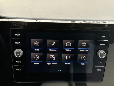 Used 2025 Volkswagen Taos SE w/ Panoramic Sunroof Package image 37