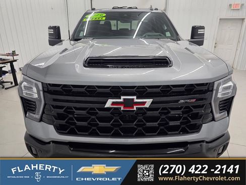 New 2026 Chevrolet Silverado 2500 ZR2 AWD/4WD image 7