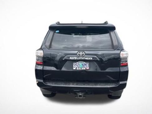 Used 2018 Toyota 4Runner SR5 Premium RWD image 4