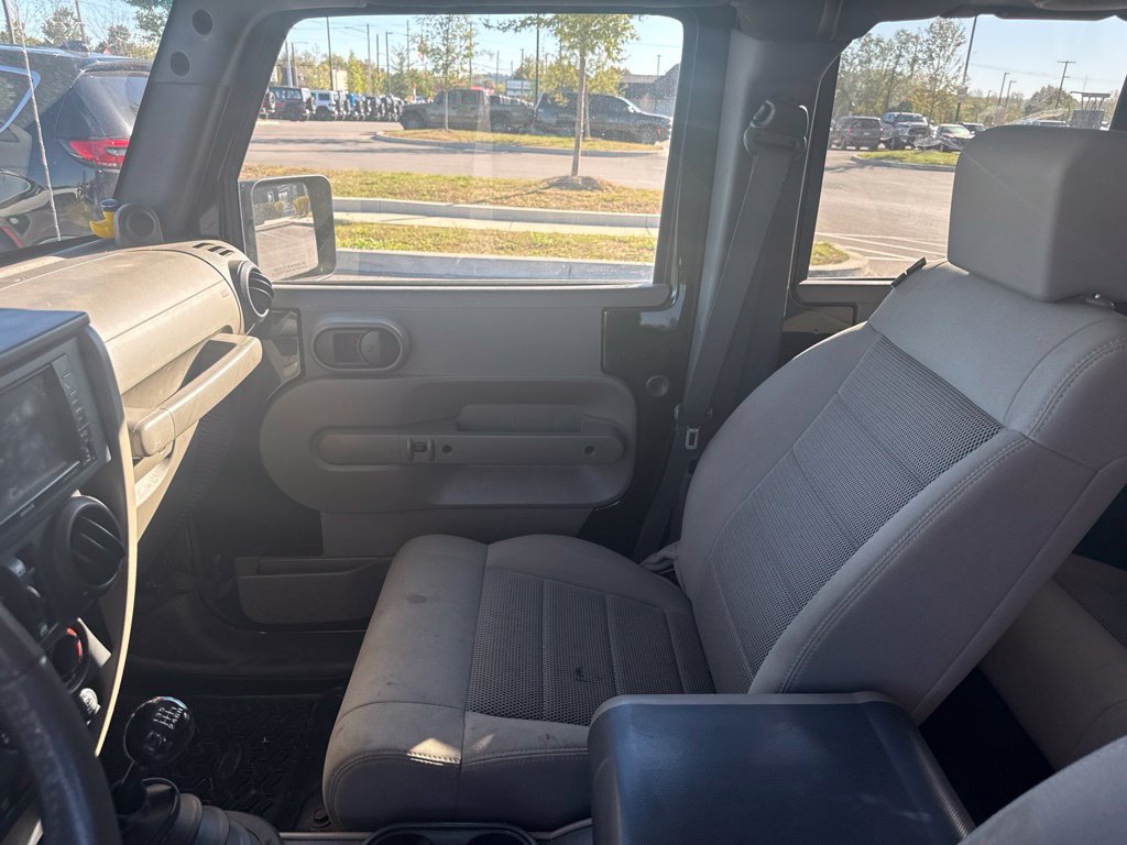 Used 2008 Jeep Wrangler Unlimited Rubicon w/ Dual Top Group AWD/4WD image 7