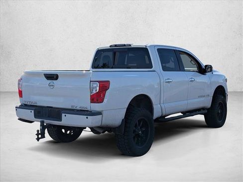 Used 2019 Nissan Titan SV w/ SV Convenience Package AWD/4WD image 5