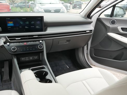 Certified 2025 Hyundai Sonata SEL AWD/4WD image 22