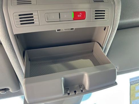 Certified 2024 Volkswagen Tiguan SE image 26