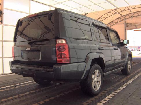 Used 2007 Jeep Commander Sport AWD/4WD image 4