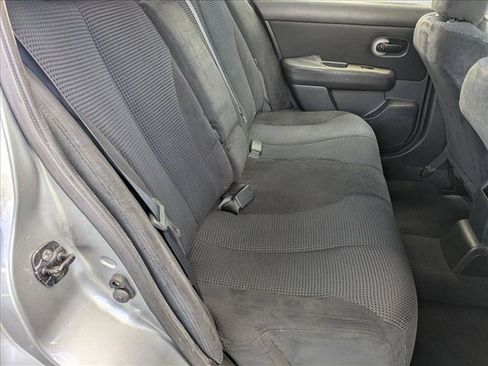 Used 2011 Nissan Versa Hatchback w/ Premium Pkg FWD image 17