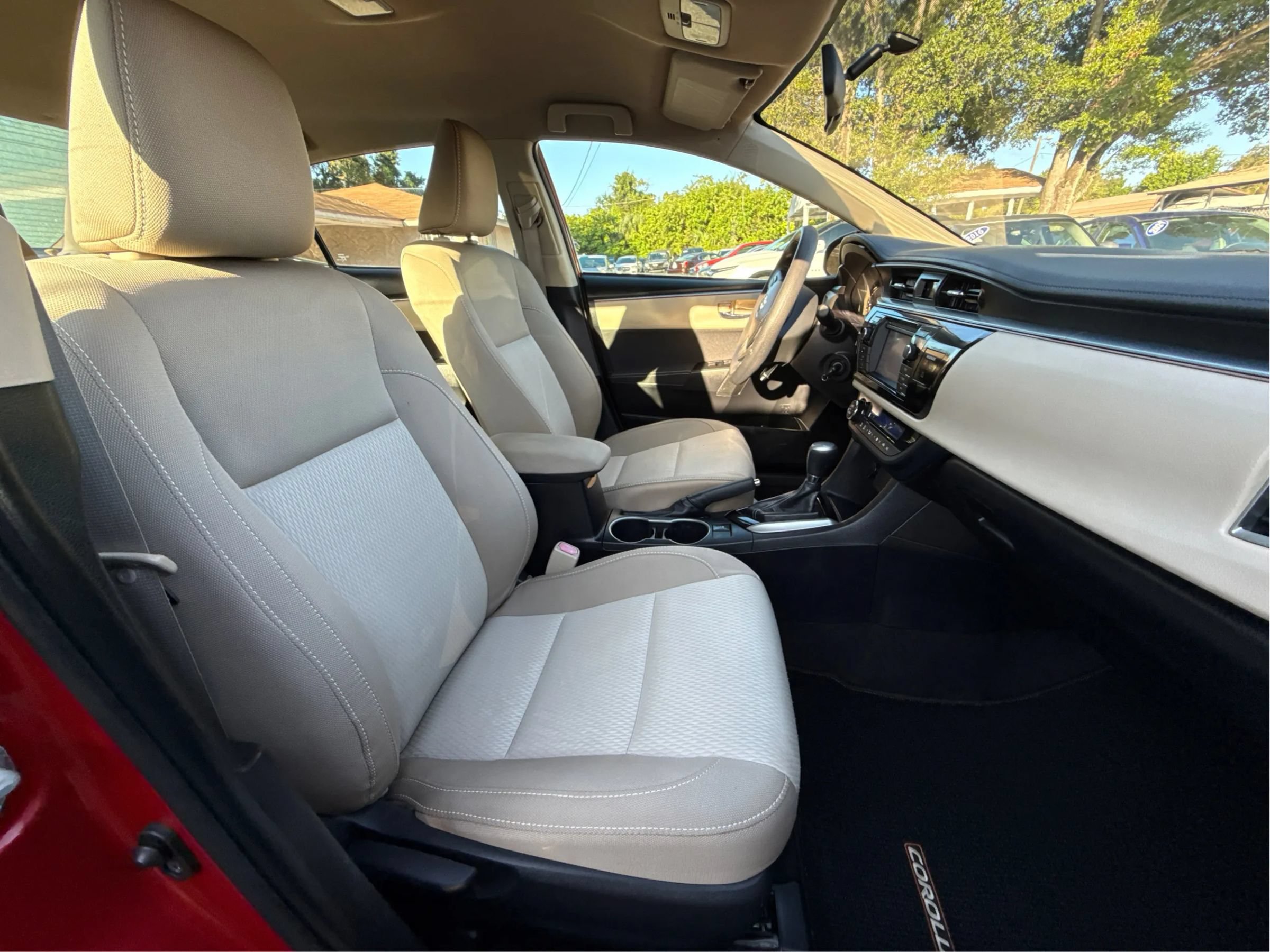Used 2016 Toyota Corolla LE FWD image 22