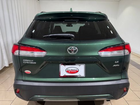 Certified 2022 Toyota Corolla Cross LE w/ Moonroof Package AWD/4WD image 4