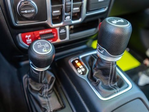 Used 2024 Jeep Wrangler Unlimited image 26