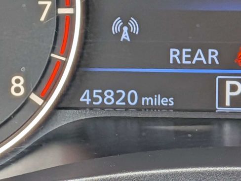 Used 2025 Nissan Altima 2.5 SV FWD image 32