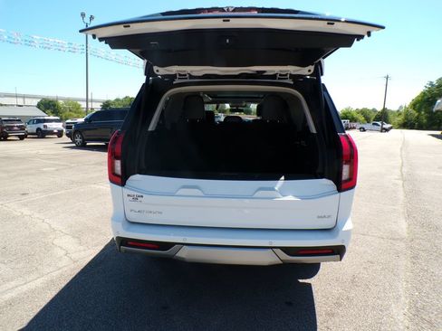 Used 2025 Ford Expedition Max Platinum AWD/4WD image 10
