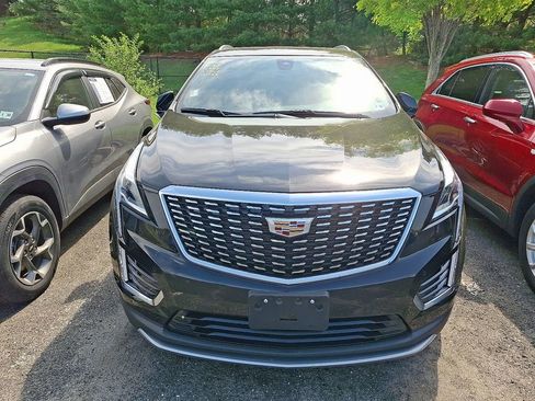 Used 2023 Cadillac XT5 Premium Luxury AWD/4WD image 2