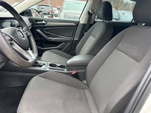 Used 2019 Volkswagen Jetta SE FWD image 10