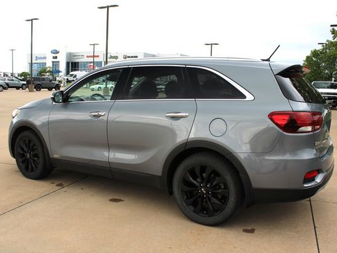 Used 2020 Kia Sorento EX AWD/4WD image 17