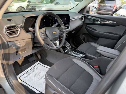 Used 2024 Chevrolet TrailBlazer LT w/ LT Cold Weather Package AWD/4WD image 10