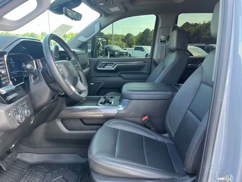 Used 2024 Chevrolet Silverado 2500 LTZ w/ LTZ Plus Package AWD/4WD image 4
