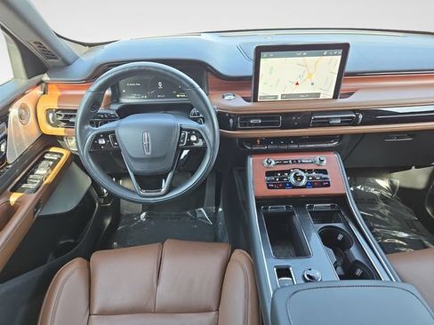Used 2023 Lincoln Aviator Reserve w/ Equipment Group 201A AWD/4WD image 10