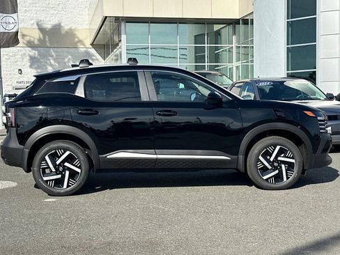 New 2026 Nissan Kicks SV w/ Charging Package FWD image 3
