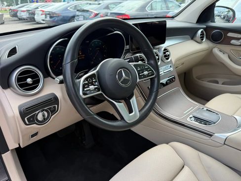 Used 2022 Mercedes-Benz GLC 300 4MATIC w/ Multimedia Package Lite image 12