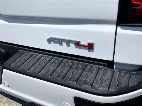 Used 2025 GMC Sierra 1500 AT4 w/ AT4 Premium Package AWD/4WD image 8