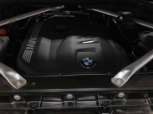 Certified 2024 BMW X5 xDrive40i w/ Parking Assistance Package AWD/4WD image 17