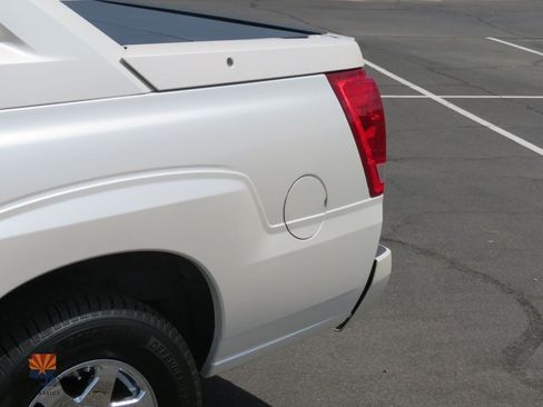 Used 2004 Cadillac Escalade EXT AWD/4WD image 14