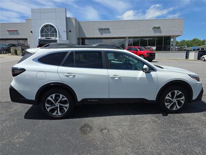 Used 2020 Subaru Outback Limited w/ Tech Package 2