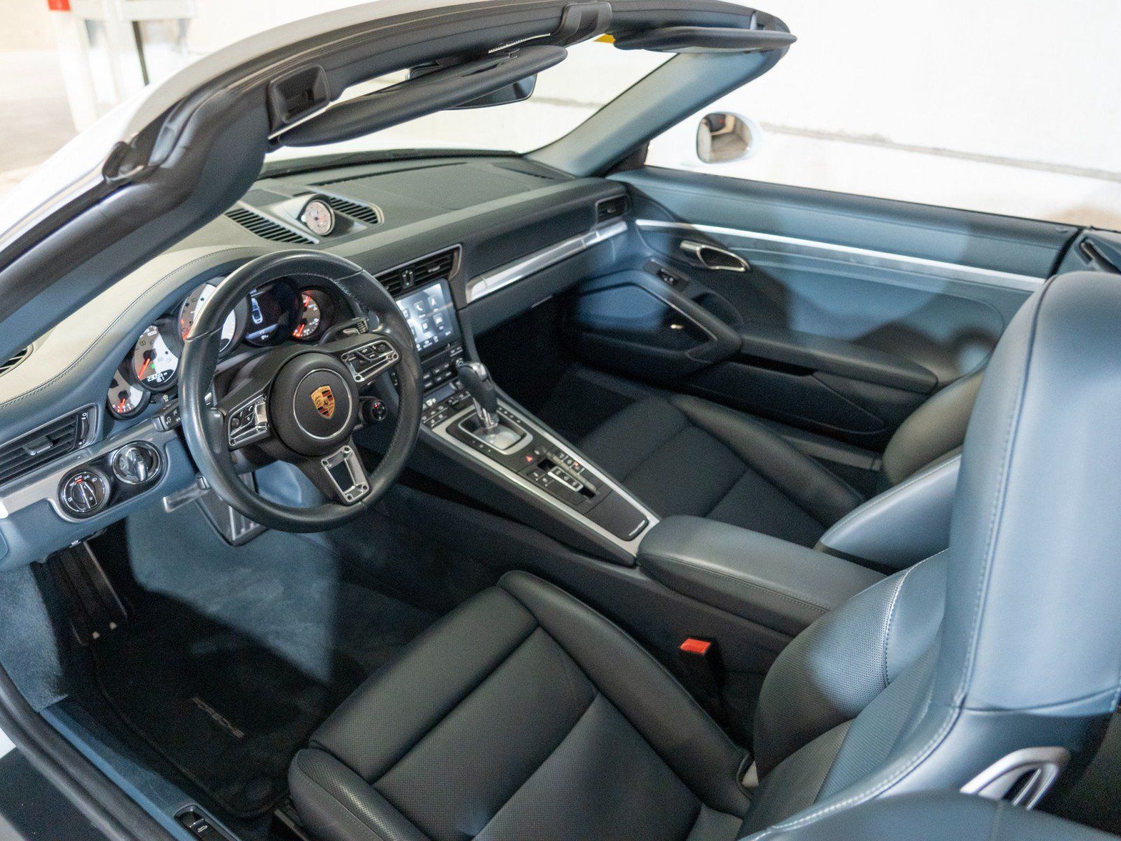 Certified 2017 Porsche 911 Carrera 4S AWD/4WD image 5