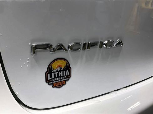 New 2026 Chrysler Pacifica Select image 7