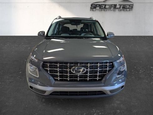 Used 2025 Hyundai Venue SEL image 6