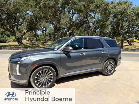 Used 2023 Hyundai Palisade Calligraphy FWD image 1