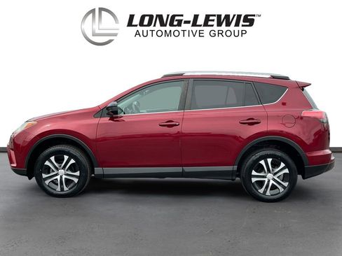 Used 2018 Toyota RAV4 LE FWD image 2