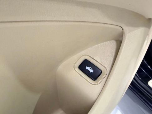 Used 2010 Acura TSX V6 Sedan image 23