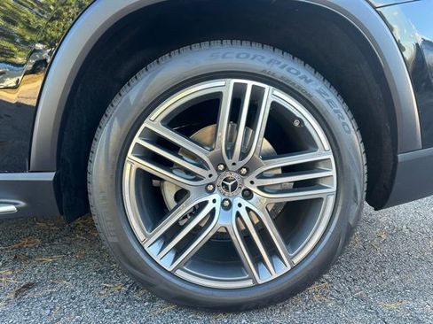 New 2026 Mercedes-Benz GLS 450 4MATIC image 10