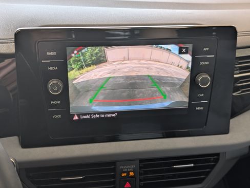 Used 2025 Volkswagen Jetta SE w/ Sunroof Package FWD image 27