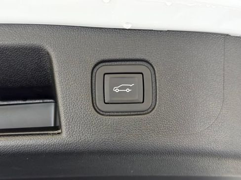 Used 2024 Chevrolet Blazer EV LT AWD/4WD image 5