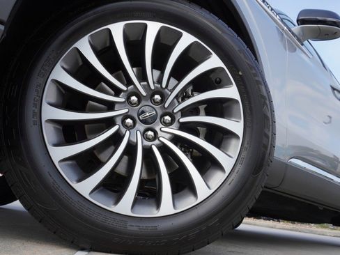 Used 2021 Lincoln Aviator Reserve w/ Equipment Group 201A image 12