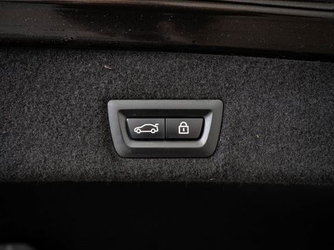 Used 2016 BMW 750i xDrive image 21