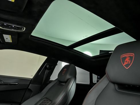 Used 2019 Lamborghini Urus image 25