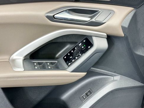 Certified 2025 Audi Q5 Premium Plus w/ Premium Plus AWD/4WD image 23