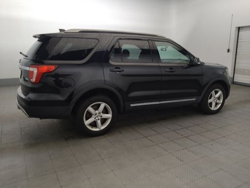 Used 2016 Ford Explorer XLT w/ Equipment Group 202A AWD/4WD image 10