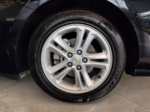 Used 2017 Chevrolet Cruze LT w/ Sun And Sound Package image 27