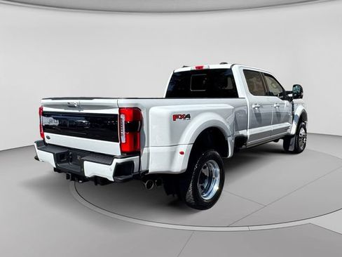 Used 2026 Ford F450 Platinum w/ FX4 Off-Road Package AWD/4WD image 5