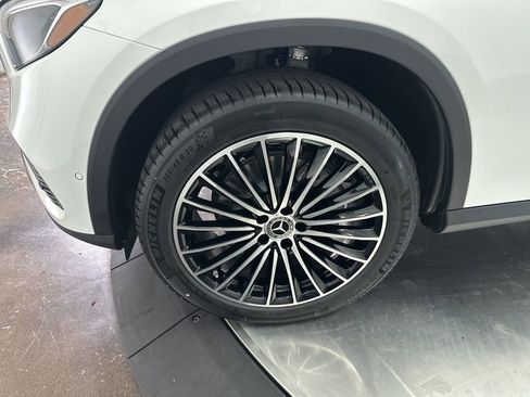 Used 2026 Mercedes-Benz GLC 300 image 33