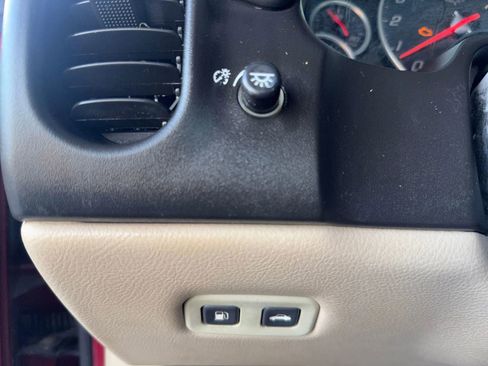 Used 2006 Chevrolet Corvette Coupe w/ Preferred Equipment Group image 26