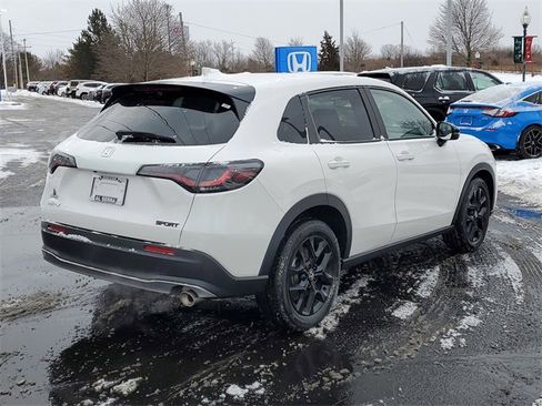 Used 2025 Honda HR-V Sport image 4