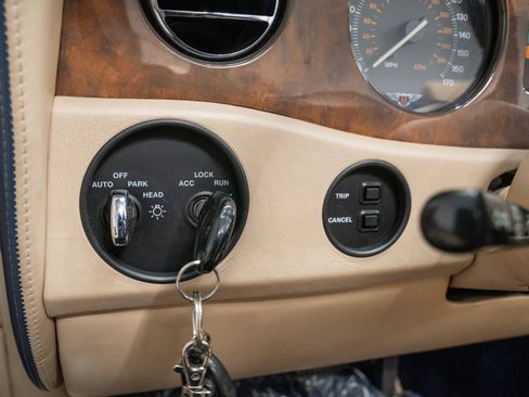 Used 1999 Bentley Azure Mulliner RWD image 26