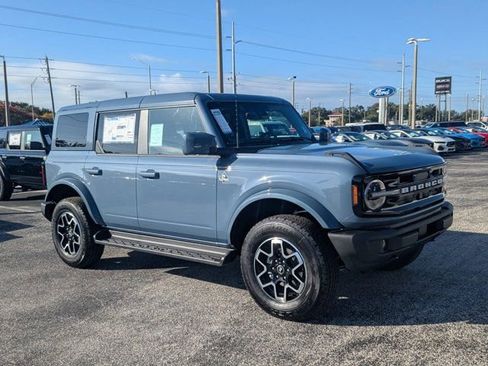 New 2025 Ford Bronco Outer Banks image 3
