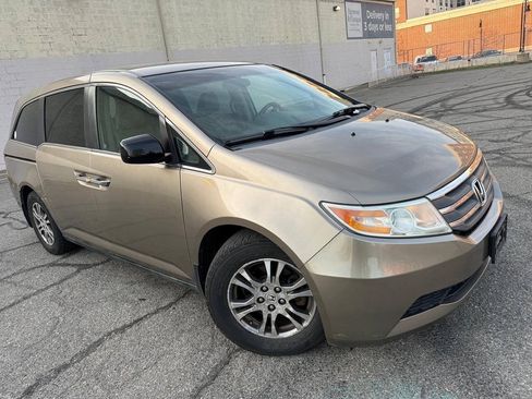 Used 2011 Honda Odyssey EX image 1