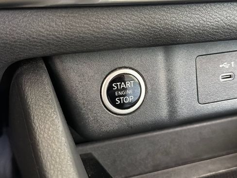 Used 2023 Nissan Rogue SV FWD image 6