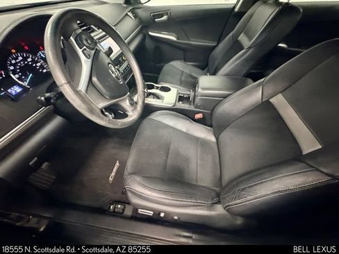 Used 2012 Toyota Camry SE w/ Leather Pkg FWD image 13